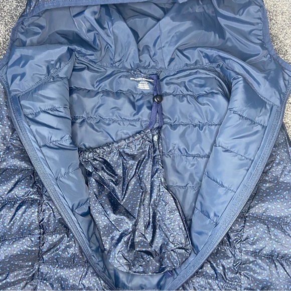 Amazon Essentials Women's Lightweight Jacket - Picture 5 of 8